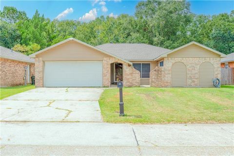 Photo of 401 Hanson Drive Dr, Houma, LA 70360 (MLS # NO2525083)