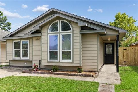 Photo of 3441 Catalina Drive Dr, New Orleans, LA 70114 (MLS # NO2567945)