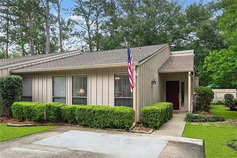 Photo of 111 W Brighton Court Ct #270, Mandeville, LA 70471 (MLS # NO2555591)