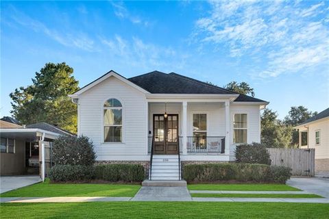 Photo of 230 Spencer Avenue Ave, New Orleans, LA 70124 (MLS # NO2551211)