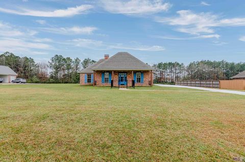 Photo of 12130 Cane Dr Dr, St. Francisville, LA 70775 (MLS # BR2026001406)