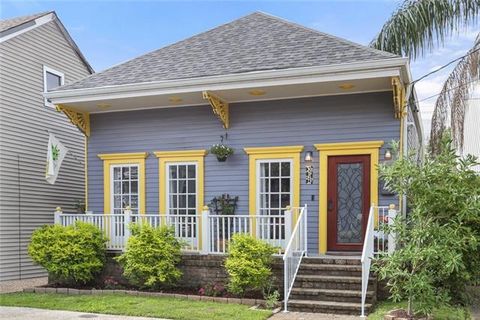 Photo of 3714 Laurel Street St, New Orleans, LA 70115 (MLS # NO2551586)