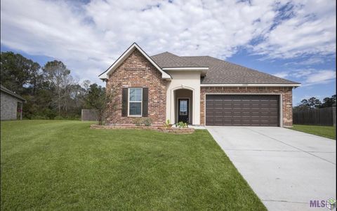 Photo of 23091 Antler Lake Dr Dr, Denham Springs, LA 70726 (MLS # BR2026010943)