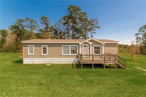 Photo of 58563 Spring Valley Road Rd, Bogalusa, LA 70427 (MLS # NO2544808)