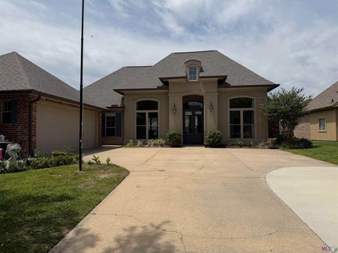 Photo of 12351 Oak Brook Dr Dr, Geismar, LA 70734 (MLS # BR2026003426)