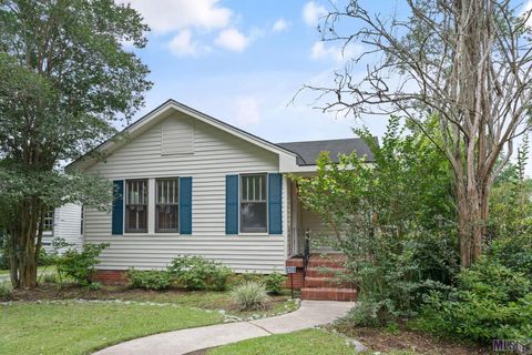 Photo of 4408 Capital Heights Ave Ave, Baton Rouge, LA 70806 (MLS # BR2026008740)