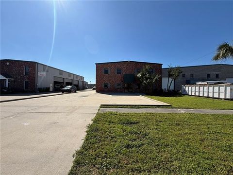 Photo of 2716 Crestview Street, Kenner, LA 70062 (MLS # NO2549291)