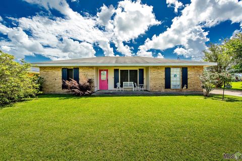 Photo of 1149 West Camellia Drive Dr, Thibodaux, LA 70301 (MLS # BY2026006926)