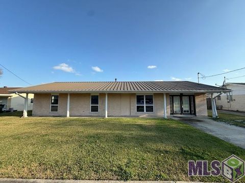 Photo of 220 Glenwood Dr Dr, Houma, LA 70363 (MLS # BY2026001556)