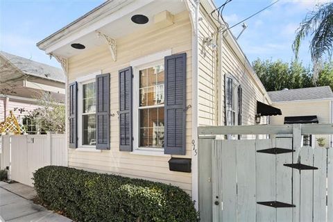 Photo of 915 Valmont Street St, New Orleans, LA 70115 (MLS # NO2542440)