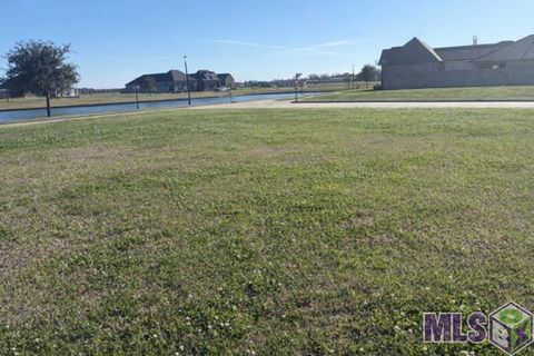 Photo of 106 Rue Etienne St, Thibodaux, LA 70301 (MLS # BY2026003292)