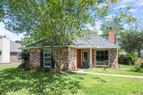 Photo of 7233 Associate Dr Dr, Baton Rouge, LA 70817 (MLS # BR2026006356)