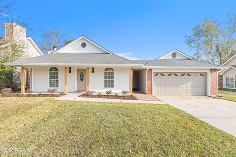 Photo of 905 Rosedown Lane, Lafayette, LA 70503 (MLS # 2500005855)