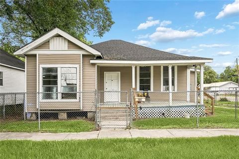 Photo of 501 Superior Avenue AVE, Bogalusa, LA 70427 (MLS # NO2559740)