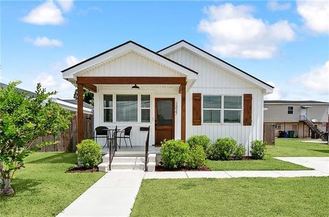 Photo of 1227 Cook St Street St, Gretna, LA 70053 (MLS # NO2546478)