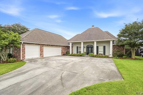 Photo of 39435 Lakeland Ave AVE, Prairieville, LA 70769 (MLS # BR2026009873)