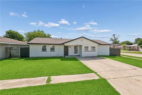 Photo of 669 Taylorbrook Drive Dr, Gretna, LA 70056 (MLS # NO2555418)