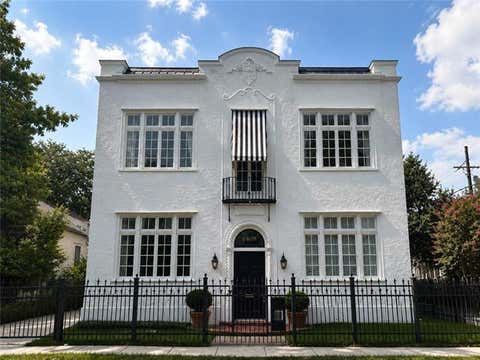 Photo of 2403 Carondelet Street ST #E, New Orleans, LA 70130 (MLS # NO2570480)