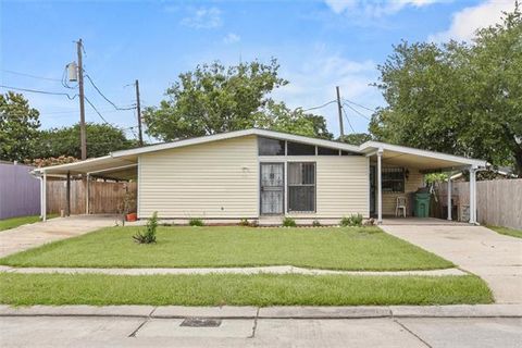 Photo of 402 Blossom Street St, Terrytown, LA 70056 (MLS # NO2560501)