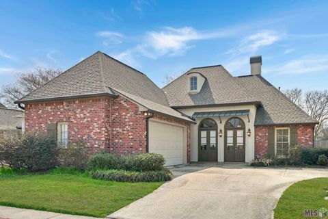 Photo of 10606 Oak Bend Dr Dr, Baton Rouge, LA 70809 (MLS # BR2026002899)