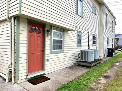 Photo of 3501 Calhoun Street St #B, New Orleans, LA 70125 (MLS # NO2568708)