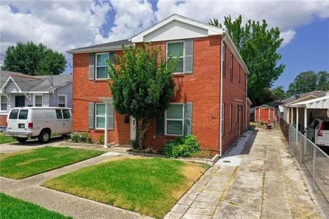 Photo of 3911 Bauvais Street St, Metairie, LA 70001 (MLS # NO2557810)