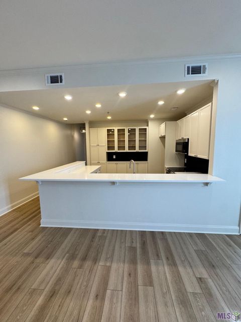 Photo of 345 W Parker Blvd Blvd #105, Baton Rouge, LA 70808 (MLS # BR2026004118)