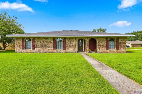 Photo of 100 Maria Circle CIR, Houma, LA 70360 (MLS # BY2026013626)