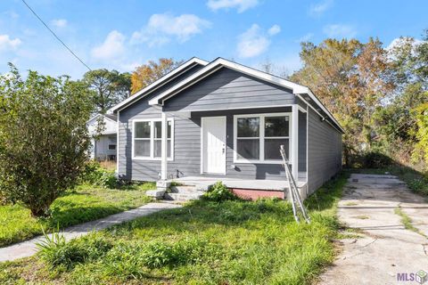 Photo of 505 Louise St St, Baton Rouge, LA 70802 (MLS # BR2026007270)