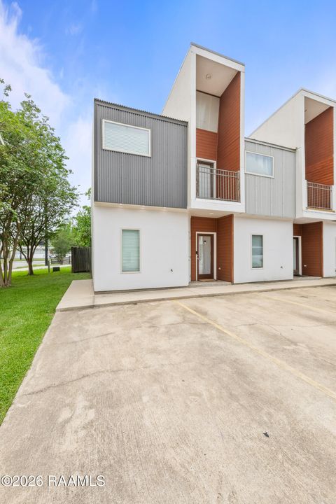 Photo of 113 Bayou Street #108, Lafayette, LA 70503 (MLS # 2600004095)