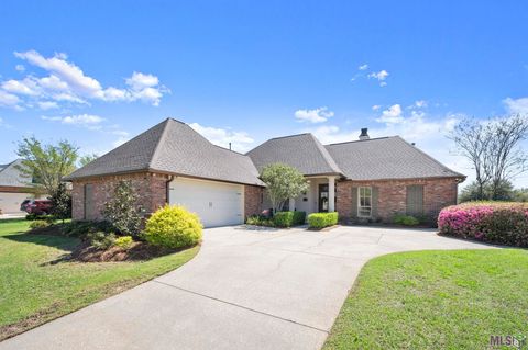 Photo of 2444 S Turnberry Dr Ave, Zachary, LA 70791 (MLS # BR2026004590)