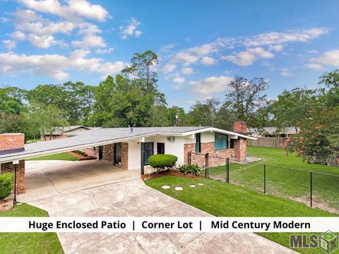 Photo of 9524 E Van Pl Pl, Baton Rouge, LA 70815 (MLS # BR2026008872)