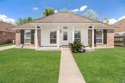 Photo of 9555 Old Hermitage Pkwy Pkwy, Baton Rouge, LA 70810 (MLS # BR2026005477)