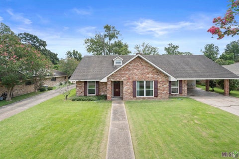 Photo of 1085 Braeburn Dr Dr, Baton Rouge, LA 70815 (MLS # BR2026012561)