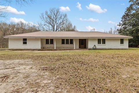 Photo of 2950 S Byrd Avenue, Bogalusa, LA 70427 (MLS # NO2545128)