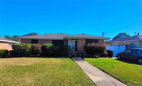 Photo of 6711 E Hermes Street St, New Orleans, LA 70126 (MLS # NO2540822)