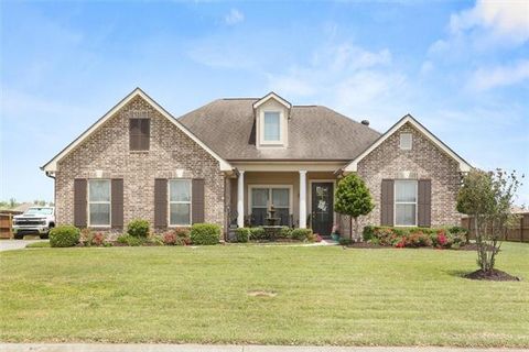 Photo of 9555 Sugar Maple Lane Ln, Waggaman, LA 70094 (MLS # NO2554054)