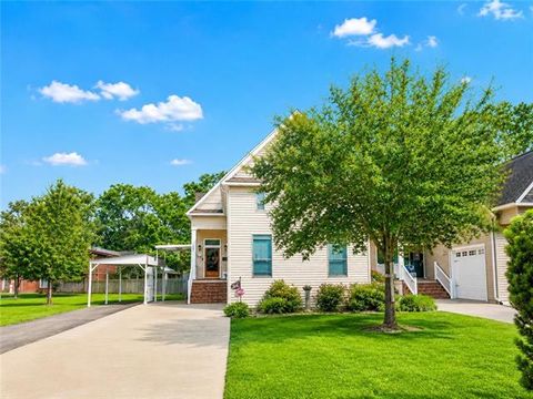 Photo of 307 W Magnolia Street ST, Ponchatoula, LA 70454 (MLS # NO2564862)
