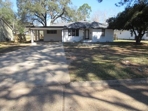 Photo of 408 Adelaide Street St, Natchitoches, LA 71457 (MLS # CN2543753)