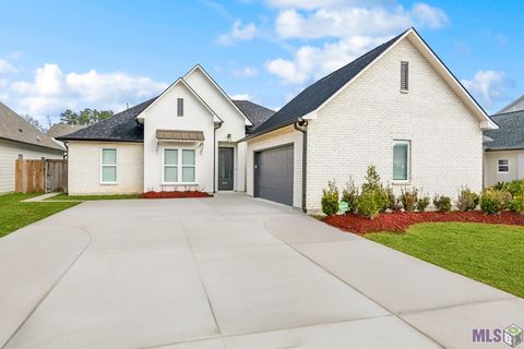 Photo of 9629 S Creek Dr Dr, Denham Springs, LA 70726 (MLS # BR2026002229)