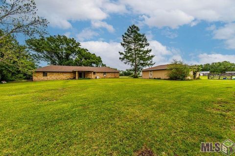 Photo of 376 Highway 652, Raceland, LA 70394 (MLS # BY2026006518)