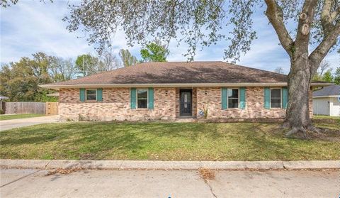 Photo of 128 Belle Grove Drive Dr, Laplace, LA 70068 (MLS # NO2550084)