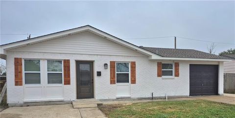 Photo of 320 Elmwood Drive Dr, Laplace, LA 70068 (MLS # NO2542999)