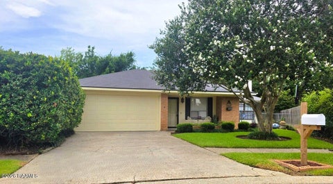 Photo of 200 Cottonwood Drive, Lafayette, LA 70506 (MLS # 2600006360)
