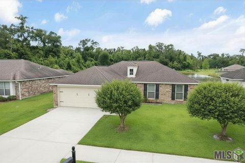 Photo of 950 Huey Andrew Ave Ave, Gonzales, LA 70737 (MLS # BR2026009979)