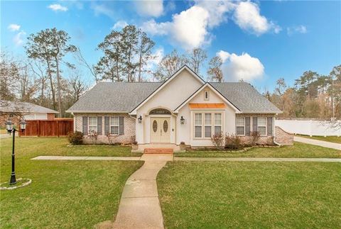 Photo of 902 Rue De La Paix Drive, Hammond, LA 70403 (MLS # NO2545224)