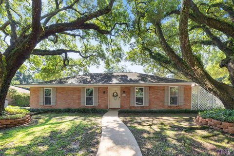 Photo of 348 Chippenham Dr Dr, Baton Rouge, LA 70808 (MLS # BR2026009095)