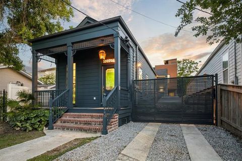 Photo of 4118 Freret Street St, New Orleans, LA 70115 (MLS # NO2553226)
