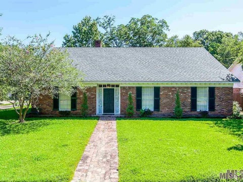 Photo of 12931 Deerpath Way Way, Baton Rouge, LA 70816 (MLS # BR2026013689)