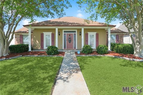 Photo of 427 Moonraker Drive Dr, Slidell, LA 70458 (MLS # BR2025021012)